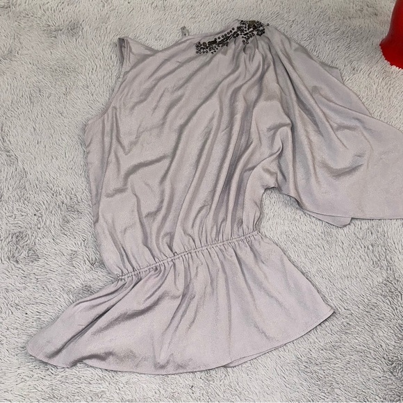 One sleeve beaded top - Picture 5 of 12